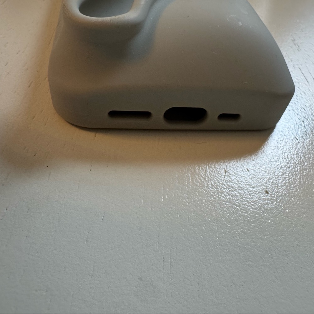 Rhode iPhone 15 Pro Case - Picture 3 of 5